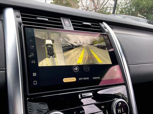 Used 2023 Land Rover Discovery S R-Dynamic image 23