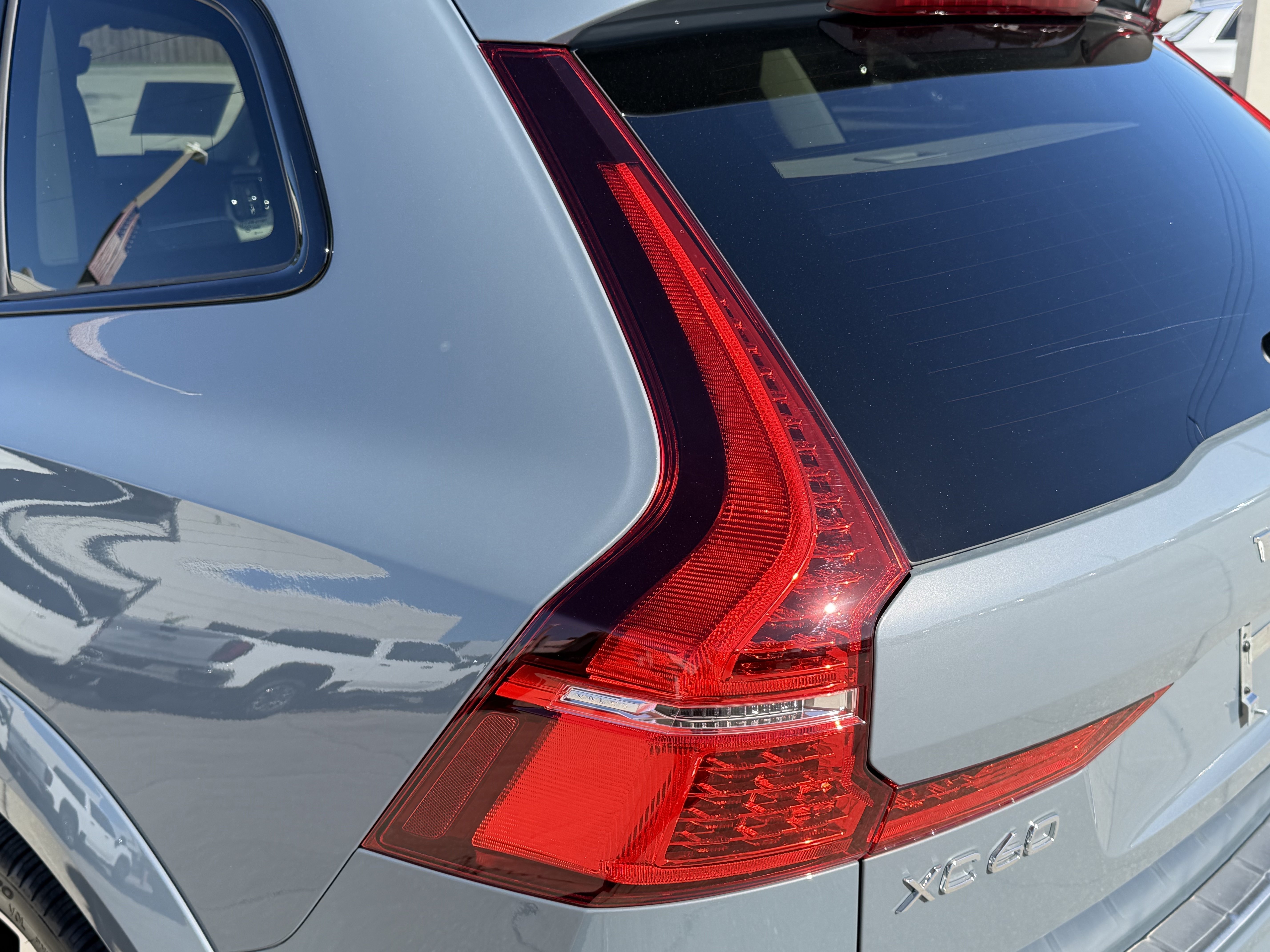 Used 2024 Volvo XC60 T8 Ultimate w/ Protection Package Premier AWD/4WD image 10