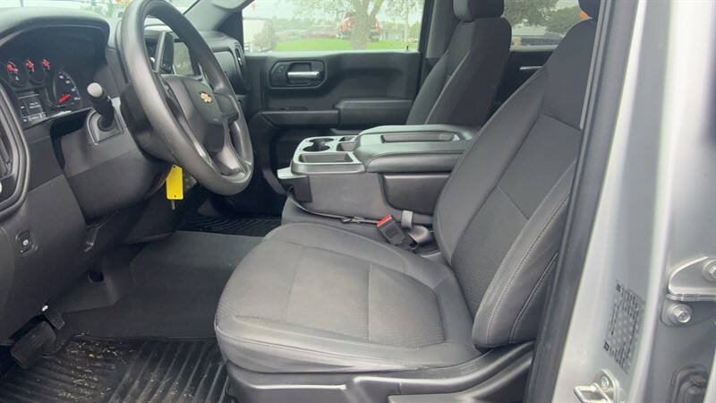 Used 2019 Chevrolet Silverado 1500 Custom w/ Custom Value Package AWD/4WD image 16