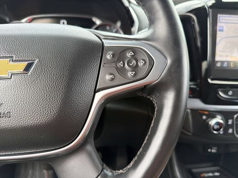 Used 2023 Chevrolet Traverse Premier FWD image 31