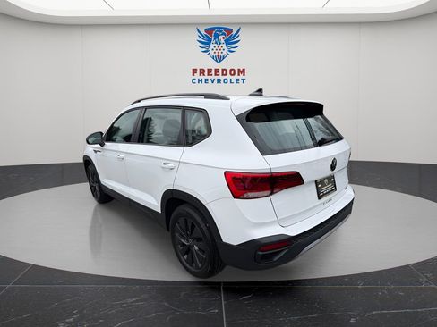 Used 2022 Volkswagen Taos S image 4