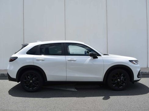 Used 2024 Honda HR-V Sport image 4