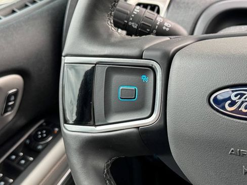 Used 2025 Ford Expedition Active AWD/4WD image 33