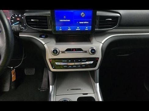Used 2024 Ford Explorer XLT w/ Equipment Group 202A AWD/4WD image 5