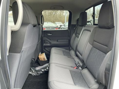 Used 2025 Nissan Frontier SV w/ SV Convenience Package image 16