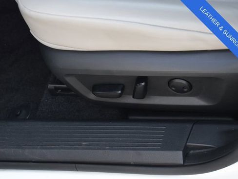 Used 2023 Nissan Rogue SV w/ SV Premium B Package AWD/4WD image 30