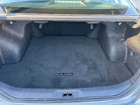 Used 2025 Nissan Altima 2.5 SV image 32