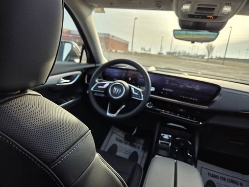 Used 2024 Buick Envision Avenir image 53