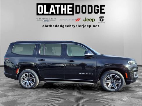 Certified 2024 Jeep Wagoneer Series II w/ Flexible Seating Group AWD/4WD image 33