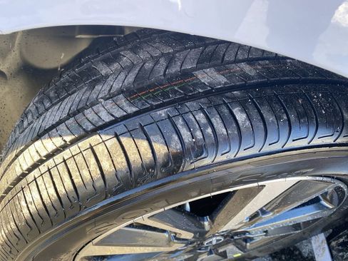 New 2025 Nissan Versa SV image 33