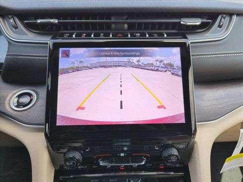 New 2025 Jeep Grand Cherokee Limited w/ Black Appearance Package image 14