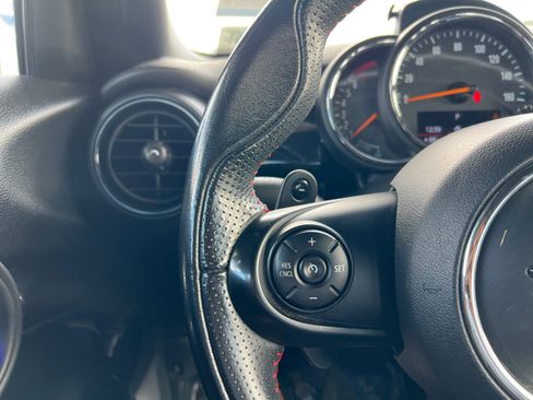 Used 2019 MINI Cooper S image 18