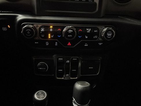 Used 2021 Jeep Wrangler Unlimited Sport image 16