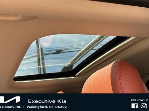 Certified 2023 Kia Carnival SX Prestige FWD image 26