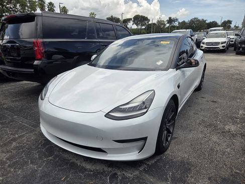 Used 2020 Tesla Model 3 Standard Range Plus RWD image 3