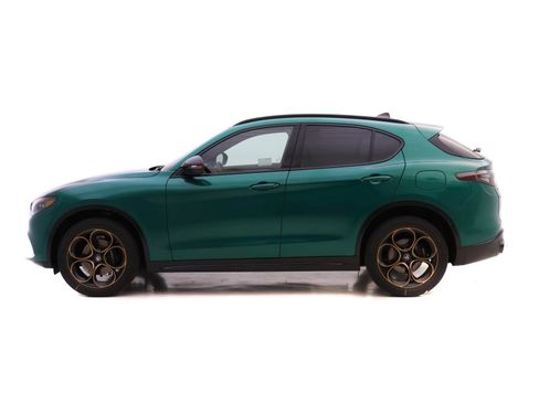 New 2025 Alfa Romeo Stelvio Sprint AWD/4WD image 3