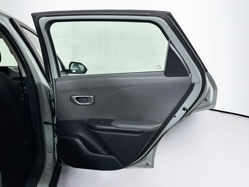 Used 2025 Kia K4 FWD image 29