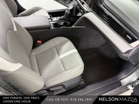 Used 2025 Toyota Camry SE w/ Convenience Package FWD image 45