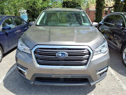 Used 2022 Subaru Ascent Premium w/ Convenience Package AWD/4WD image 2