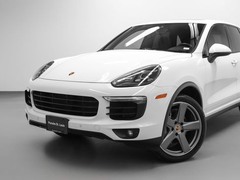 Used 2017 Porsche Cayenne S AWD/4WD image 7