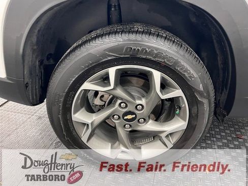 Used 2025 Chevrolet Trax LT image 17