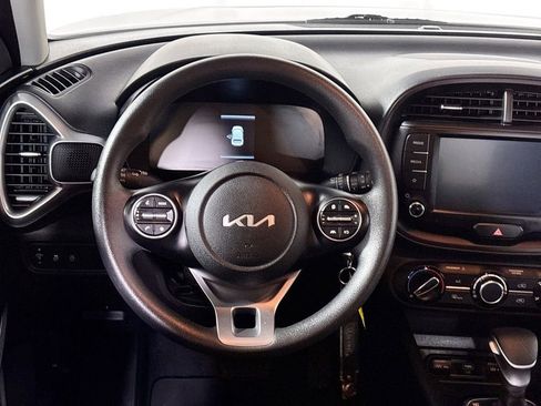 Used 2023 Kia Soul LX FWD image 13
