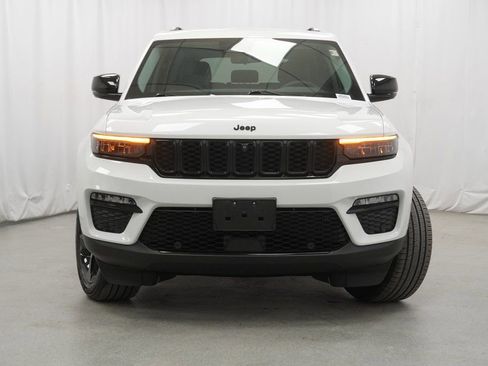 Used 2023 Jeep Grand Cherokee Limited w/ Luxury Tech Group II image 7