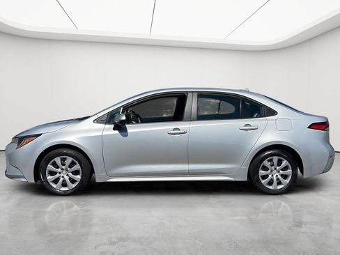 Used 2026 Toyota Corolla LE FWD image 27