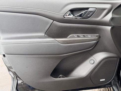 Used 2019 GMC Acadia SLT w/ Black Edition image 20