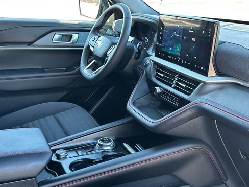 Used 2025 Ford Explorer ST-Line image 14