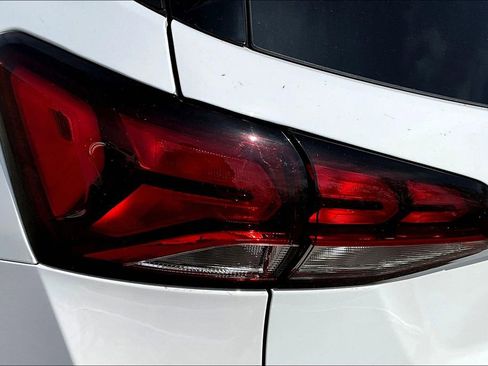 Used 2022 Chevrolet Equinox LS w/ LS Convenience Package image 43