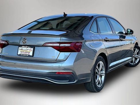 Used 2024 Volkswagen Jetta SE FWD image 6