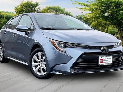 Certified 2025 Toyota Corolla LE FWD image 1