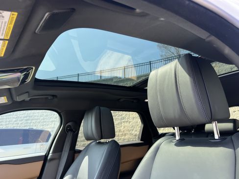 Certified 2025 Land Rover Range Rover Velar Dynamic HSE image 18