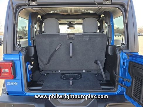 Used 2024 Jeep Wrangler Rubicon w/ Technology Group image 16