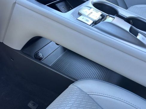 Used 2021 Hyundai Kona Limited image 25