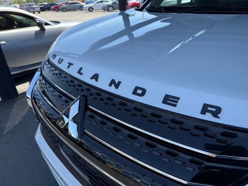 Used 2024 Mitsubishi Outlander SE FWD image 23