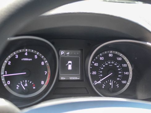 Used 2017 Hyundai Santa Fe Sport AWD/4WD image 28
