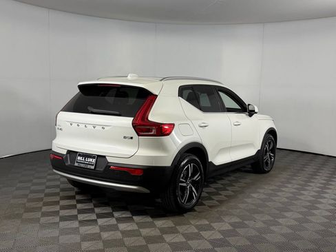 Used 2025 Volvo XC40 B5 Core image 6