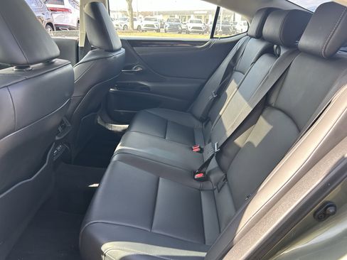 Used 2023 Lexus ES 350 w/ Accessory Package (Z2) image 24