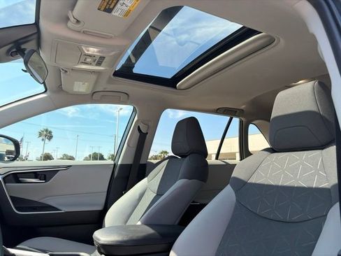 Used 2025 Toyota RAV4 XLE w/ Convenience Package FWD image 13