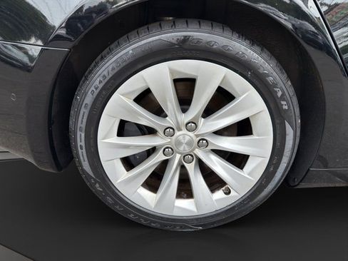 Used 2019 Tesla Model S Standard Range image 23