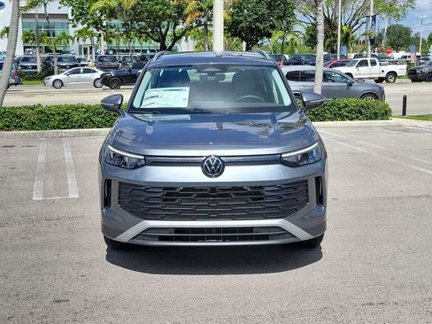 New 2026 Volkswagen Tiguan SE FWD image 2