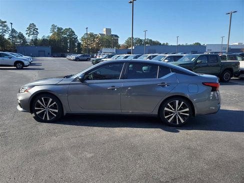 Certified 2022 Nissan Altima 2.5 SR image 6