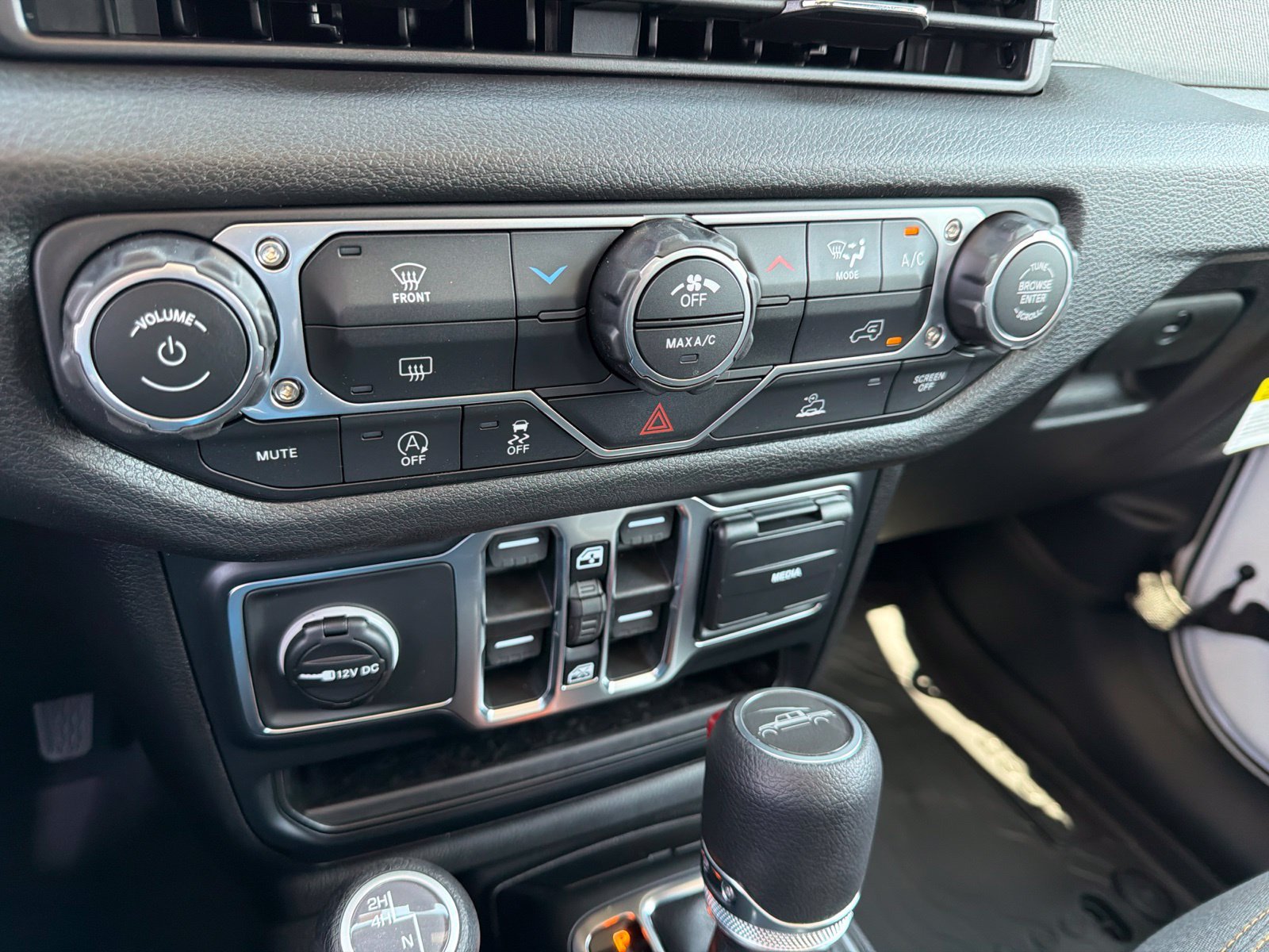 New 2026 Jeep Gladiator Sport AWD/4WD image 23