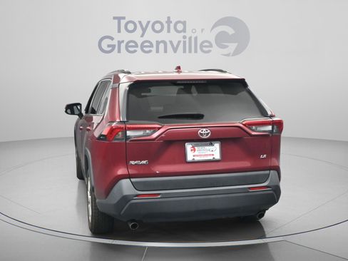 Used 2021 Toyota RAV4 LE image 11