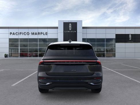 New 2026 Lincoln Nautilus Premier image 5