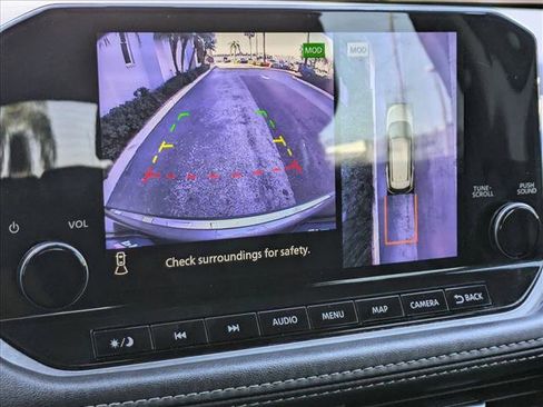 Used 2023 Nissan Rogue SL w/ SL Premium Package image 13