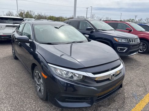 Used 2018 Honda Civic EX image 5
