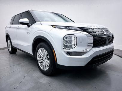 New 2025 Mitsubishi Outlander ES